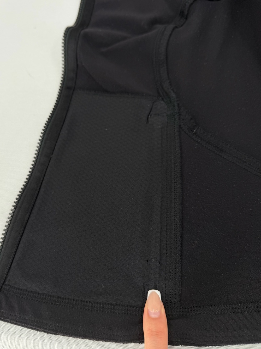 Lululemon Forme Jacket Black Full Zip Thumbholes Size 6 athleisure yoga Pilates - Picture 9 of 14